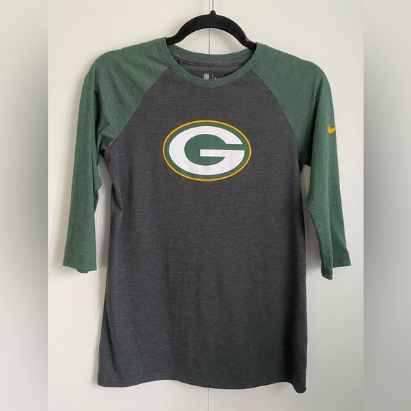 Nike Tops - Nike NFL Green Bay Packers Cropped Sleeve Shirt Women’s Small